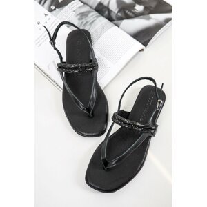 Čierne kožené nízke sandále 1-28115