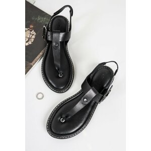 Čierne kožené nízke sandále 5-28134